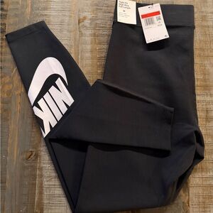 Nike Women's Black High-Rise Leggings